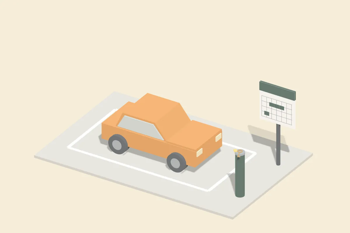 Kleiner Stadtwagen auf markiertem Parkplatz, Schlüssel mit Anhänger auf einem Pfosten und Schild mit Kalenderblatt
