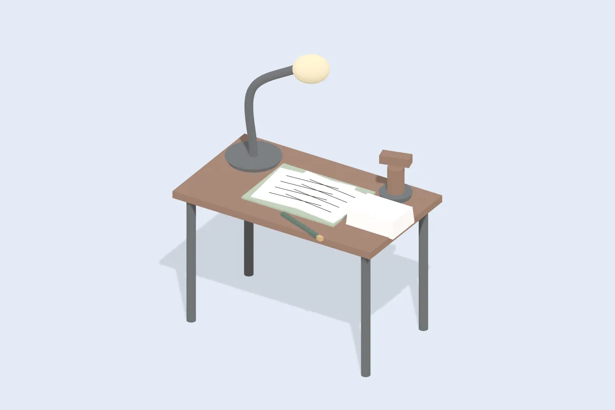 Schreibtisch mit aufgeschlagener Akte, Stift, Stempel, Schreibtischlampe und einem Stapel Unterlagen